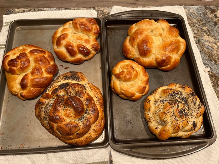 6 round loaves of challah